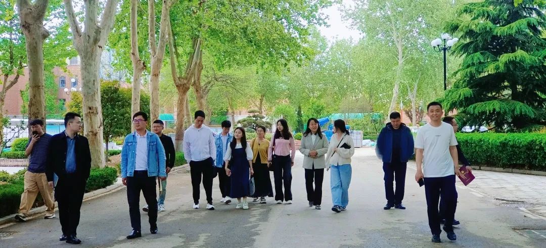 重庆市彭水自治县民族中学教师代表团到十大老品牌网赌三中进行交流访问